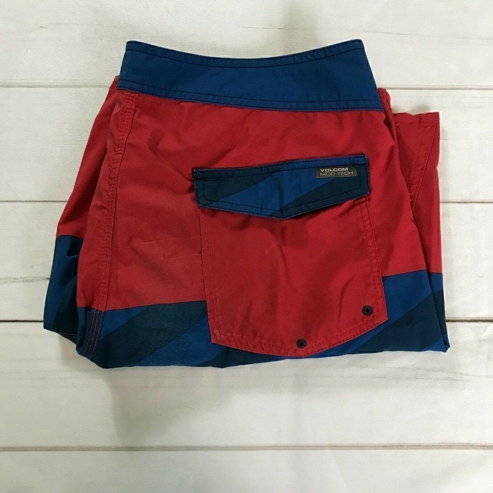 Volcom Mens Mod Tech Red Blue Board Shorts Size 36